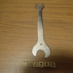 32 mm headset wrench