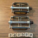 Pedals steel rattrap with reflectors 9/16 in axle